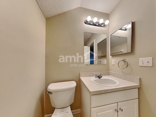 Building Photo - 2657 Snail Kite Court