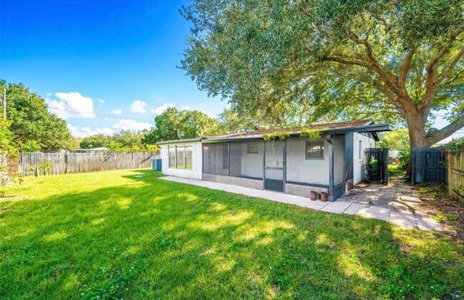 Building Photo - 3703 W Leila Ave