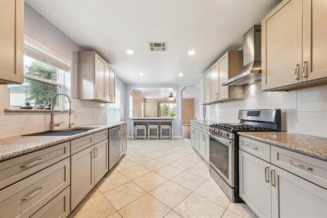 Building Photo - 3402 Fox Ct