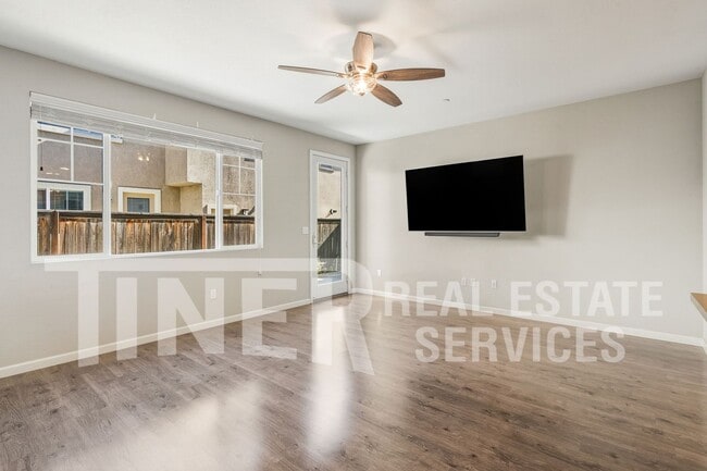 Building Photo - 3255 Pitkin Way