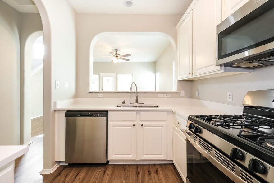 Building Photo - 507 McGarity