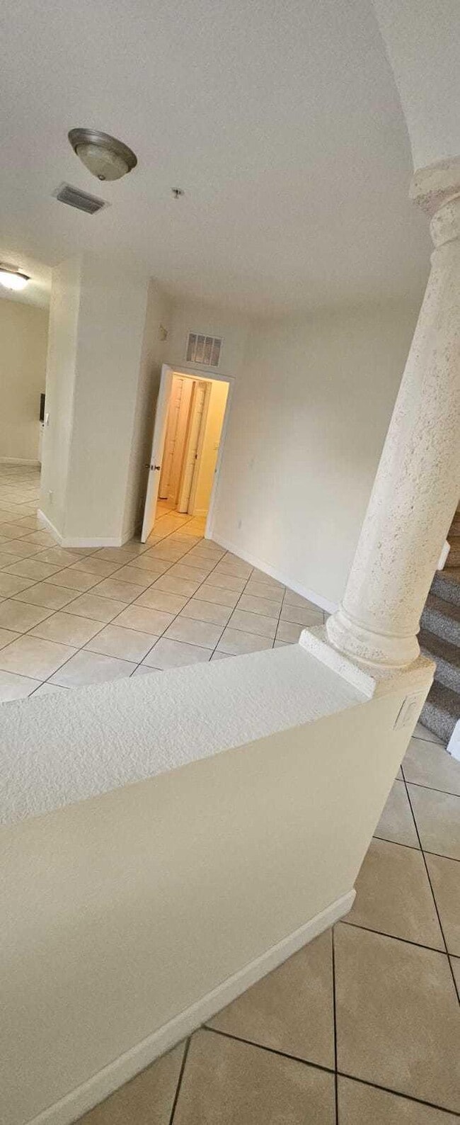Building Photo - 2609 Shoma Dr