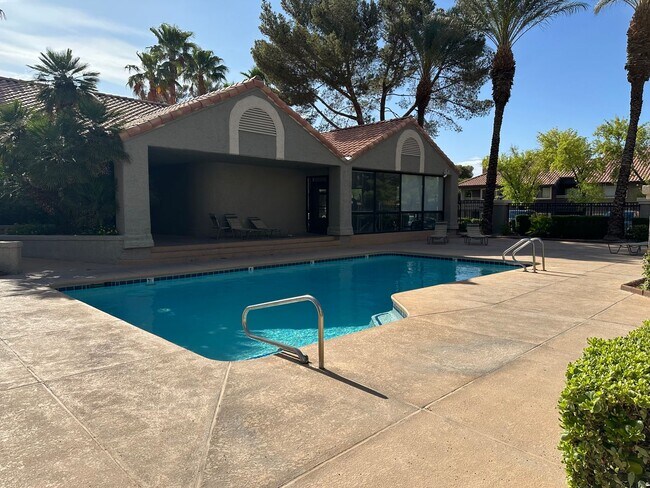 Building Photo - SW!! 2 Bedroom Condo!! 1st Floor!! Newly r...