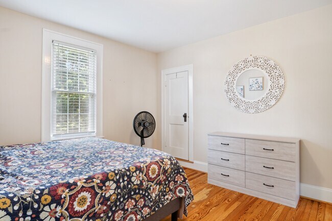 Building Photo - 545 Montgomery St