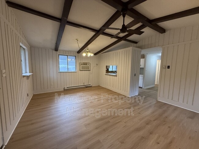 Building Photo - 900 Lakeview Pkwy