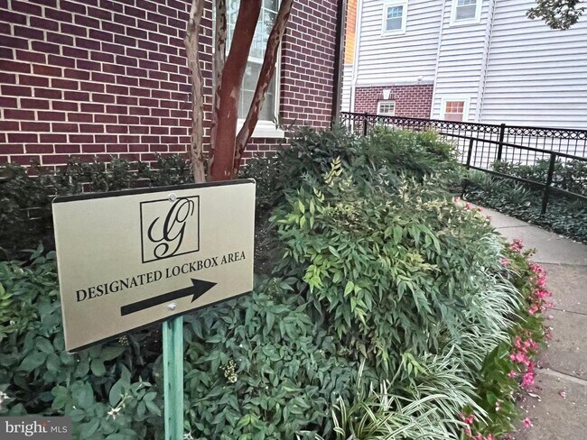 Building Photo - 1570 Spring Gate Dr.