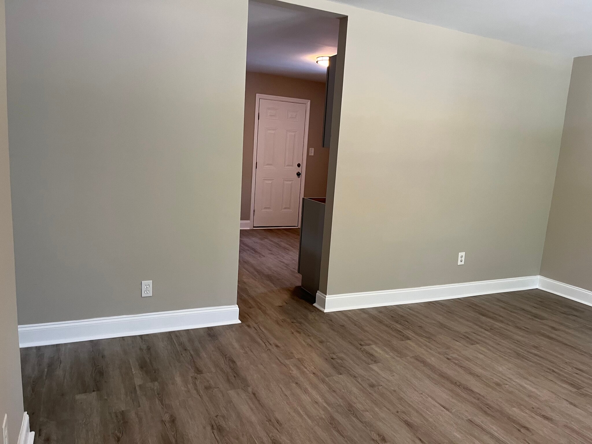 Building Photo - 229 Glenrock Dr