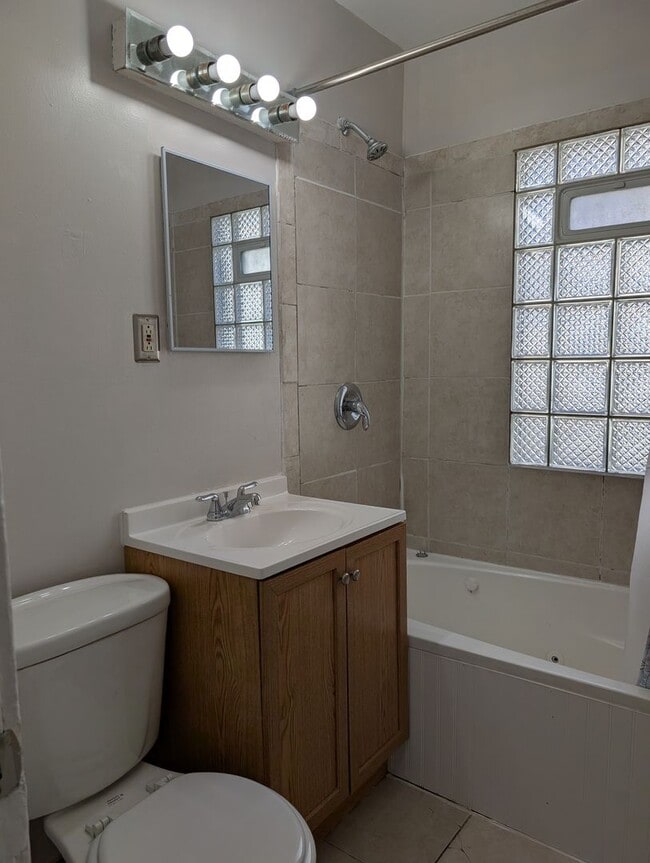 Building Photo - 3458 W 136th St