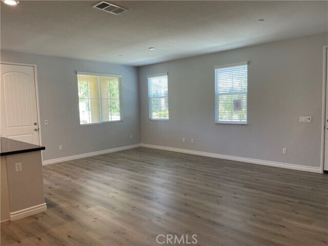 Building Photo - 2142 Lavender Ln