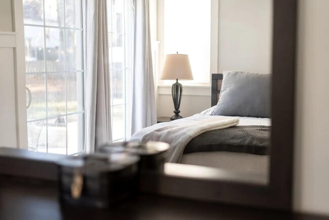 Building Photo - 122 Williams St