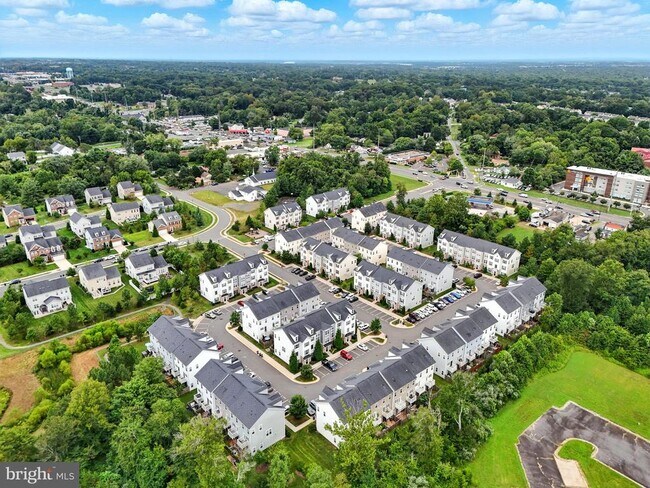 Building Photo - 7416 Riding Meadow Way