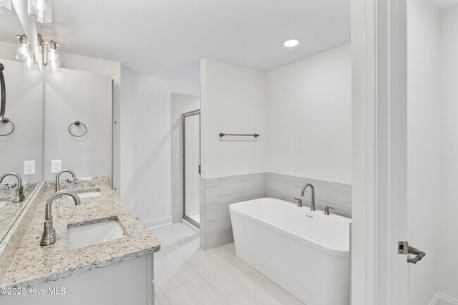 Building Photo - 1408 Hartley Ln