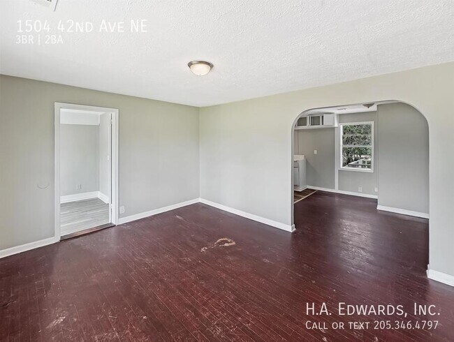 Building Photo - 1504 42nd NE Ave