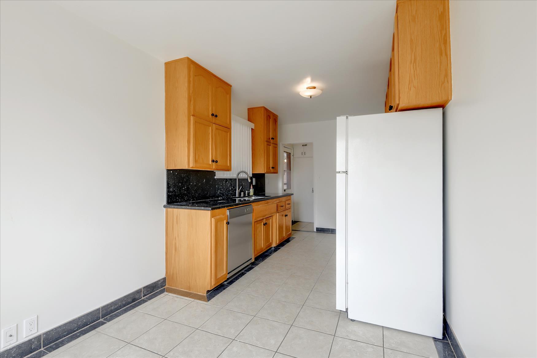 Building Photo - 3532 Maplewood Ave