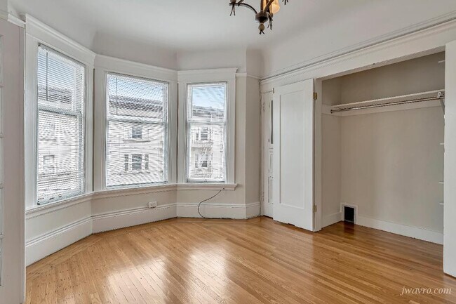 Building Photo - 2420 Van Ness Ave