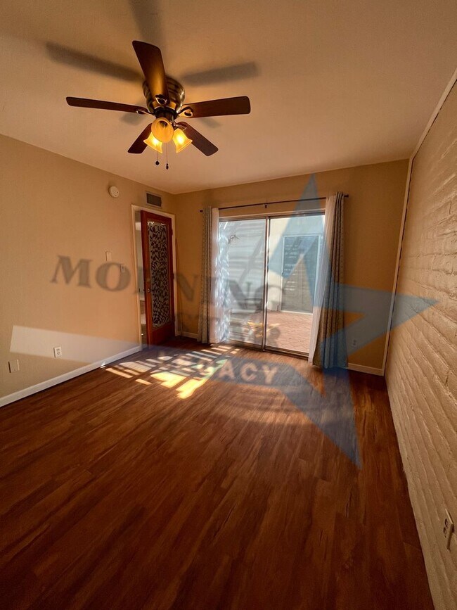 Building Photo - Charming 3 bedroom move-in ready