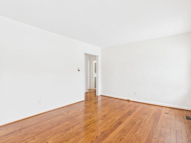 Building Photo - 1410 Greenville Ave