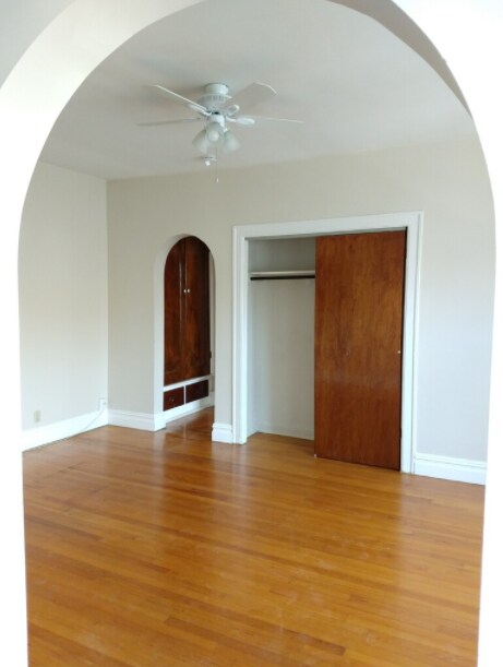 Building Photo - 1140 W Morse Ave