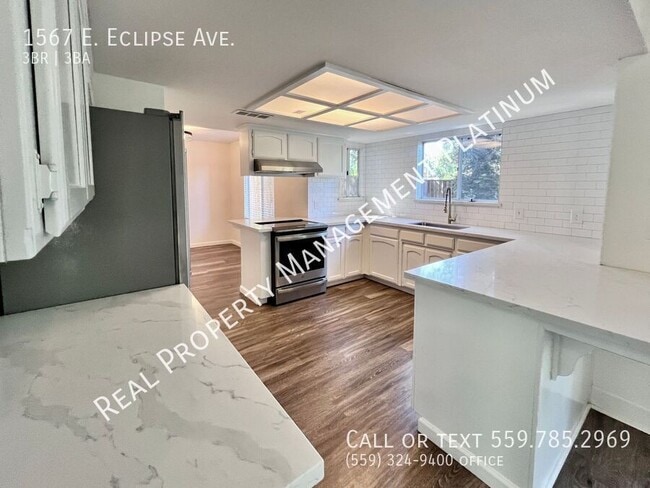 Building Photo - 1567 E Eclipse Ave