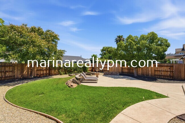 Building Photo - Home Sweet home-Beautiful remolded 3 bedroom 2 bathroom
