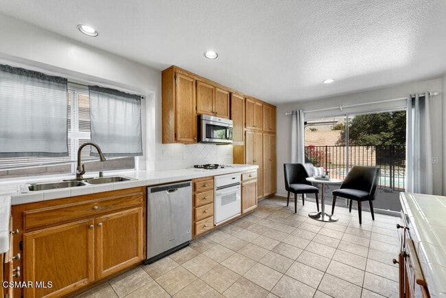 Building Photo - 2676 Santa Ynez Ave