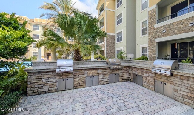 Building Photo - 1300 Riverplace Blvd