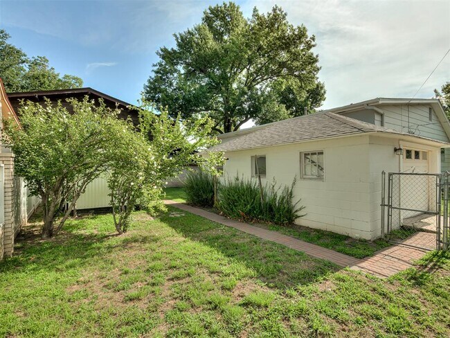 Building Photo - 4701 N Peniel Ave