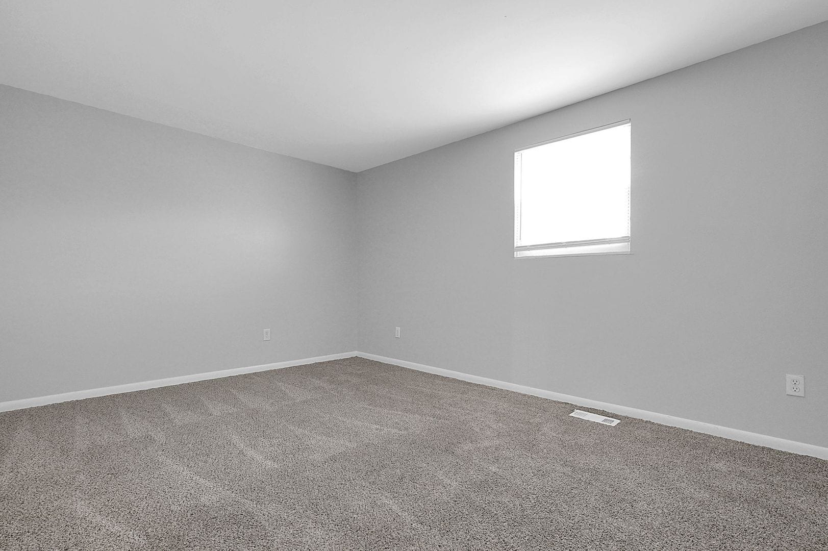 Building Photo - 1652 E 25th Ave