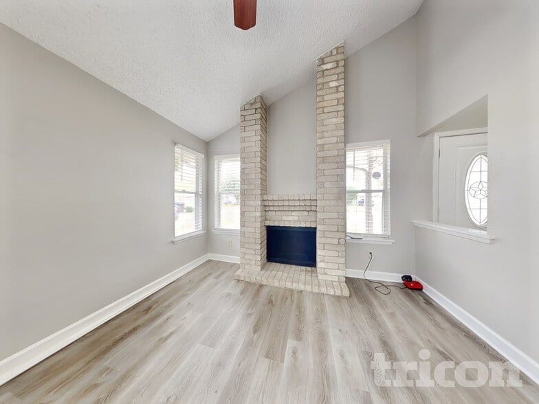 Building Photo - 16126 Barbarossa Dr