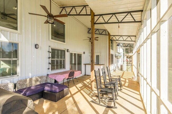 Building Photo - 5451 Walton Rd