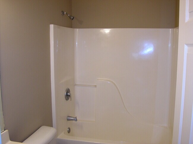 Building Photo - 403 Cedar Hollow Dr