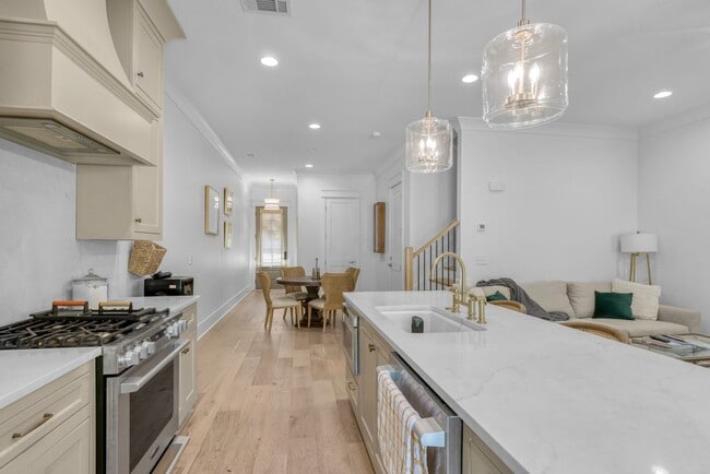 Building Photo - Luxury Townhome Living in Moores Mill — Style, Comfort & Prime Auburn Convenience