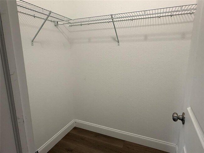 Building Photo - 10371 Kidron Ave