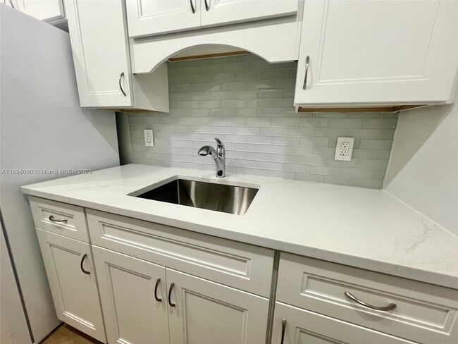 Building Photo - 1000 River Reach Dr