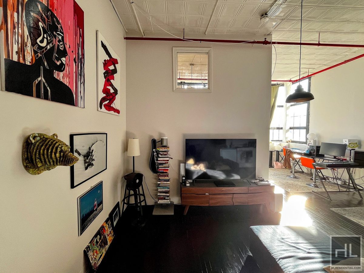 Building Photo - 248 McKibbin St