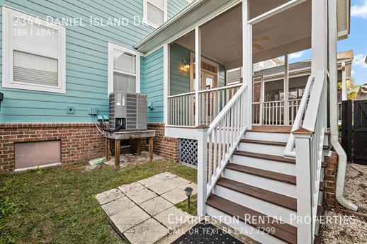 Building Photo - 2344 Daniel Island Dr