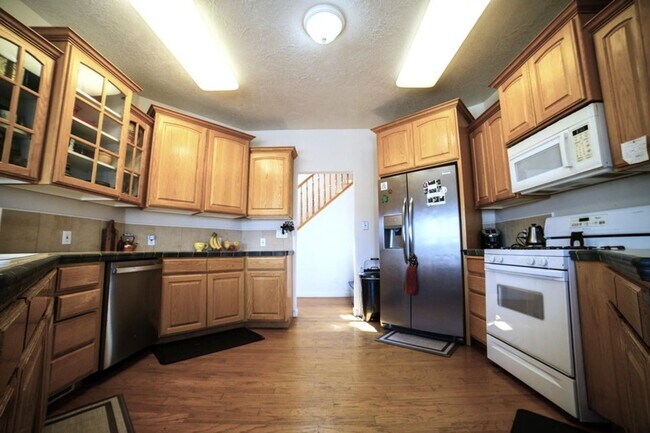 Building Photo - 123 S Rachel Ln
