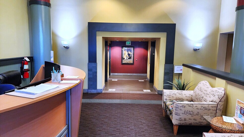 Building Photo - 2415 2nd Ave