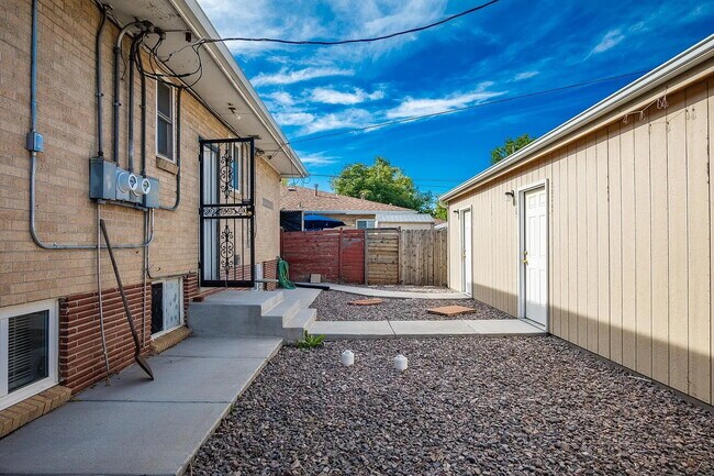 Building Photo - Charming duplex in Platt Park for rent