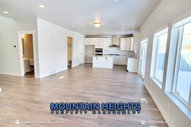 Building Photo - 2234 W Northridge Dr