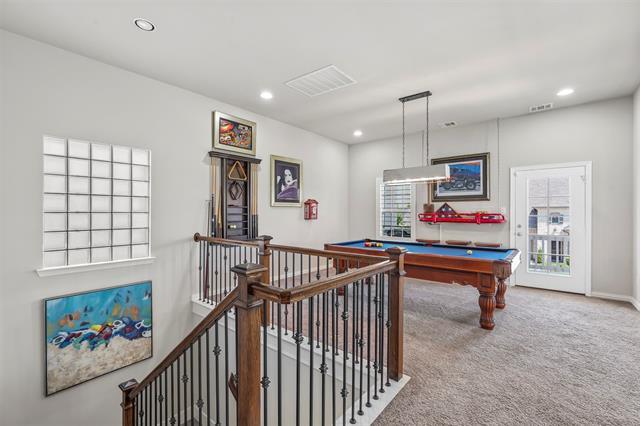 Building Photo - 2848 Amesbury