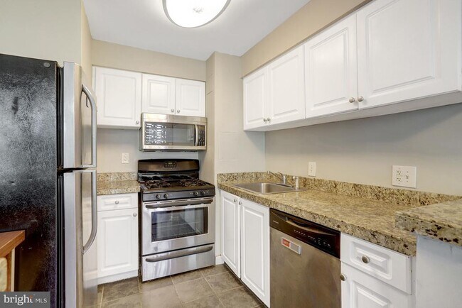 Building Photo - 4 S Van Dorn St
