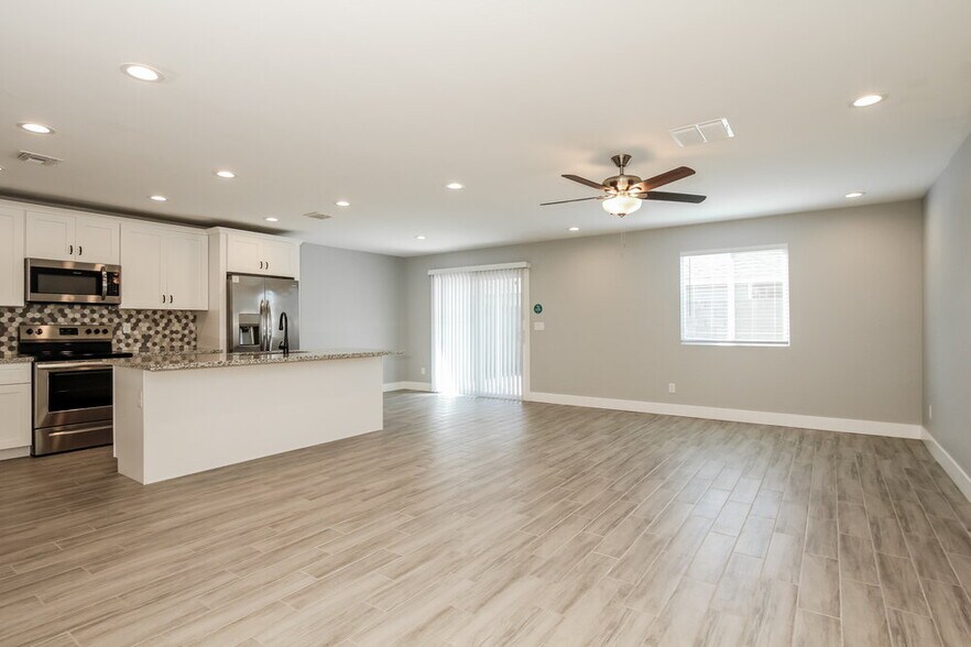 Building Photo - 4920 S 23rd Ave