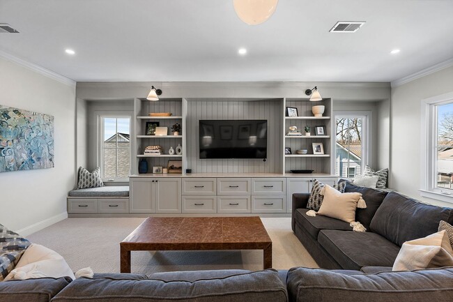 Building Photo - Luxury 12 South Living! $13,000 per month ...