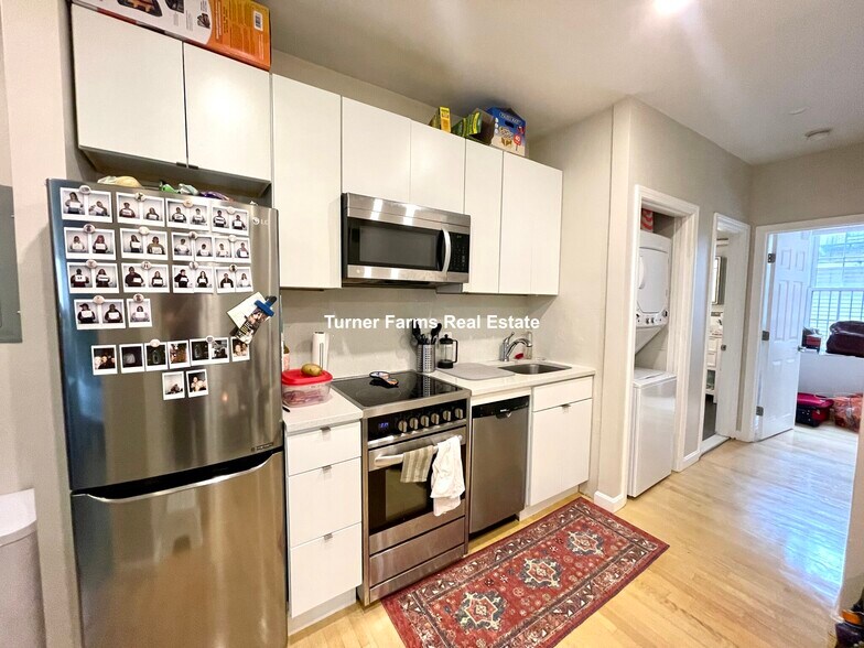 Building Photo - 91 Hudson St