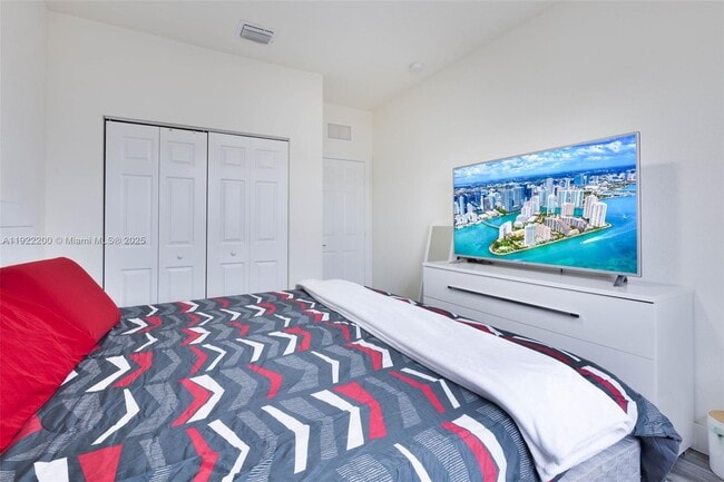 Building Photo - 15070 SW 119th Ln