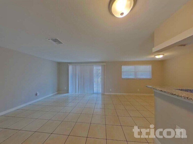 Building Photo - 5811 Oxford Dr