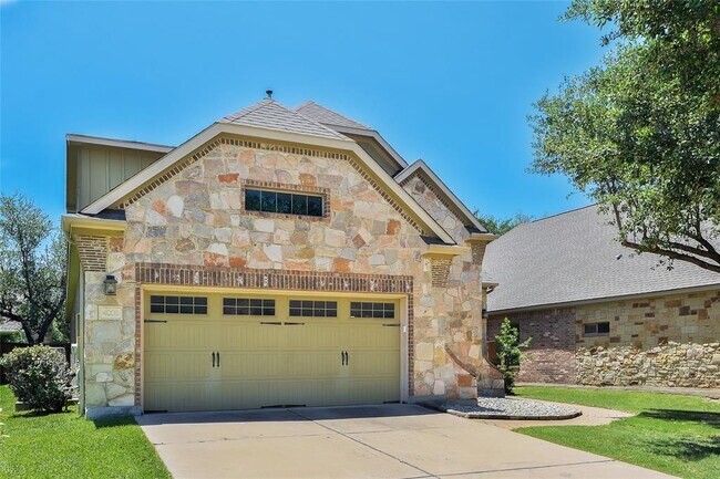 Building Photo - 4006 Gloucester Dr