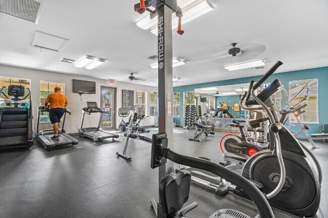 Building Photo - **NEWLY REMODELED ** MAINTENANCE FREE TOWNHOME/ NO APPLICATION FEES**