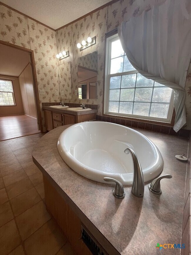 Building Photo - 1201 Island View Dr